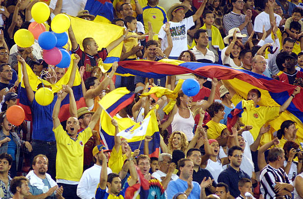 超越时代的巨星:世界足坛十大最具影响力球员