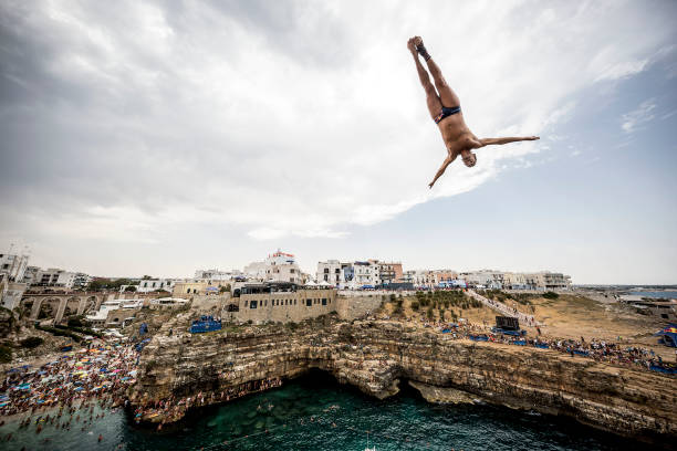 伏明霞的年龄纪录:最年轻的跳水世界冠军与奥运冠军
