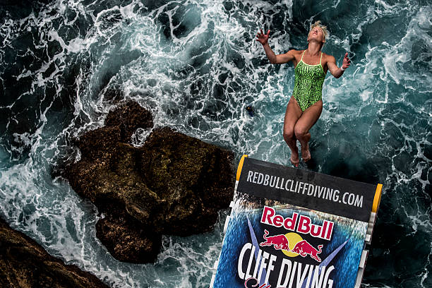 跳远与跳高中的抛物线:数学如何预测最佳起跳角度