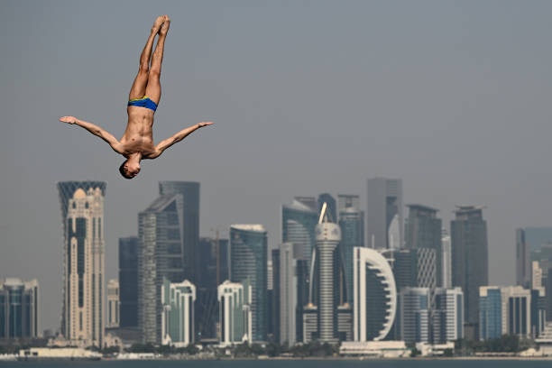 马拉松赛道被观众占据,选手比赛体验受影响