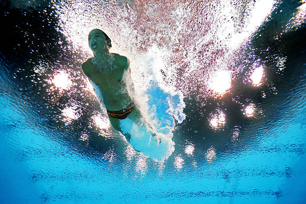 高敏跳水精彩瞬间:每一跳都是艺术的展现!