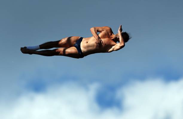 小学生短跑教学:掌握正确起跑姿势的关键技巧