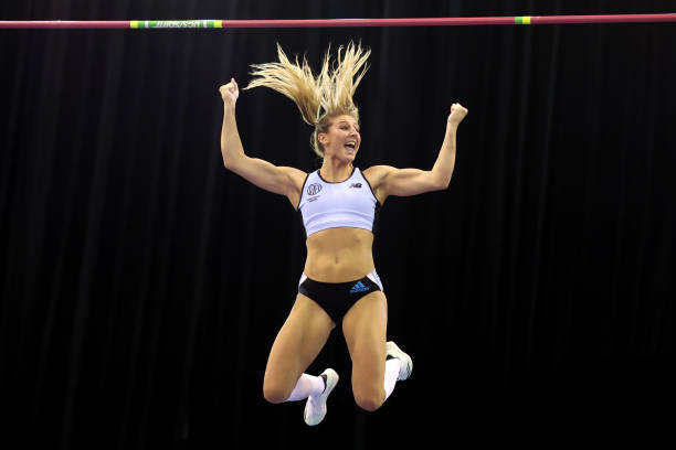 木棍与跳高运动员:一个关于姓氏的谜题