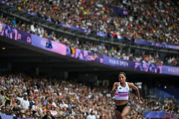 张国伟跳高最好成绩是多少?与世界纪录差距多大?