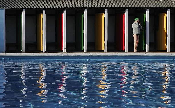 即时在线播放:游泳比赛“各就位-预备-出发”音效