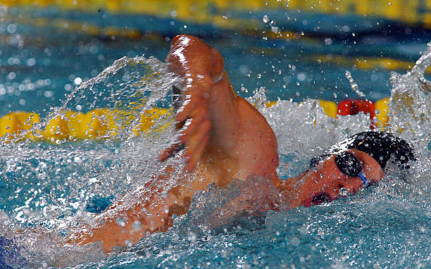 想考游泳教练证?先了解这些基本条件!