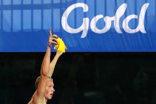 专家建议:如何科学看待游泳池与HIV传播的误区