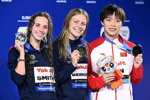 学历对游泳教练职业发展的重要性