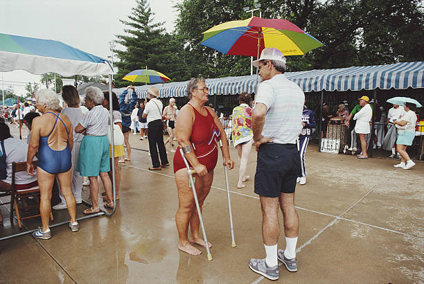 减肥运动选择:游泳一小时和跑步五公里哪个效果更好?