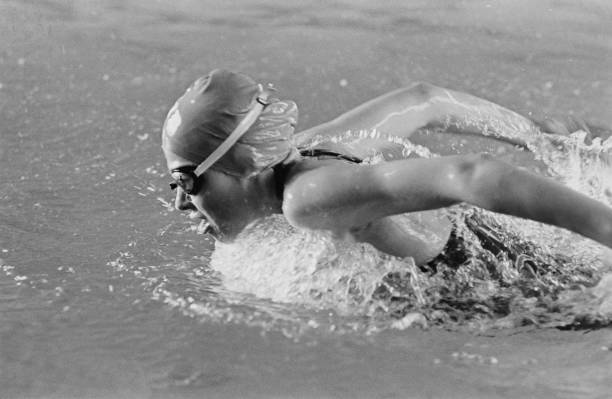 夏日水上活动:游泳小船的正确选择与使用