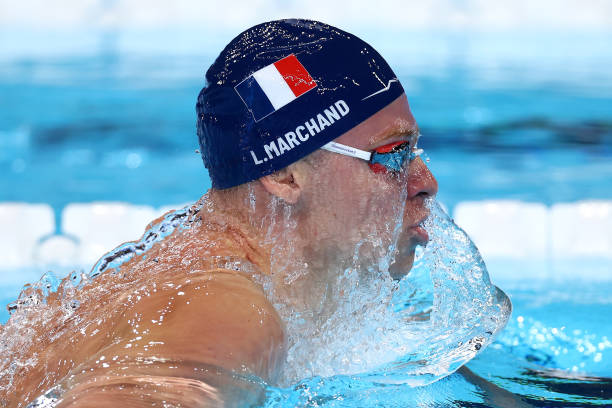 小学生游泳馆简笔画教程