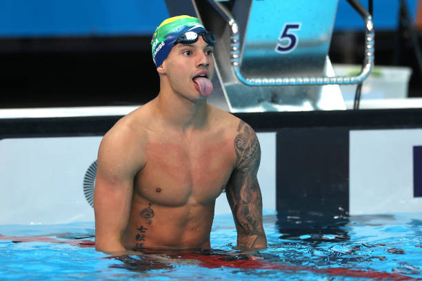 女性梦见游泳是好是坏?专家为你解答