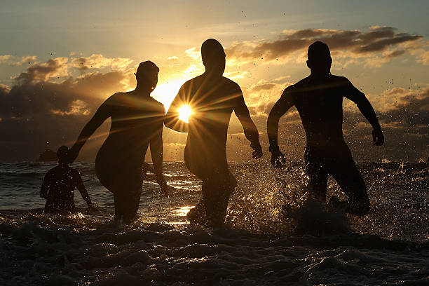 蛙泳腿部动作动图:如何正确完成蹬夹动作