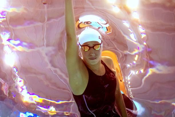 游泳一小时消耗的能量相当于跑步多久?详细分析