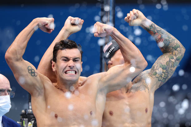 从赛道到水温:打造专业比赛泳池的关键要素