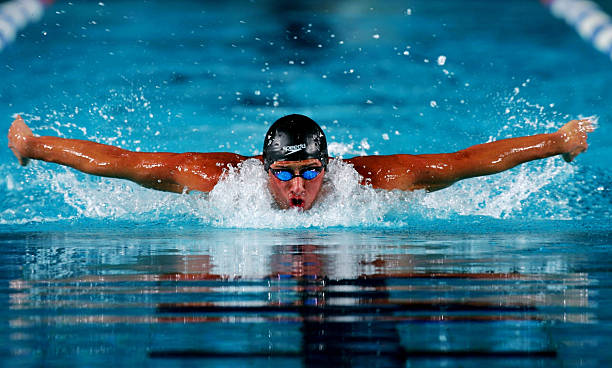 儿童游泳教程:蛙泳动作分解与练习方法