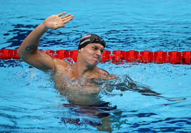 荣誉时刻:女子100米蝶泳颁奖仪式圆满结束