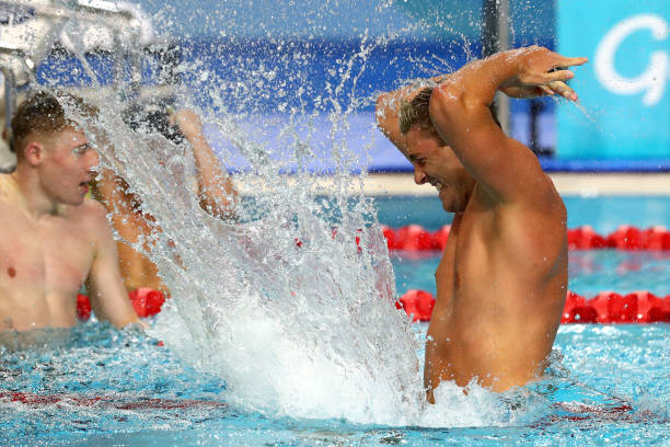 花样游泳精选回放:重温艺术与技巧的完美结合