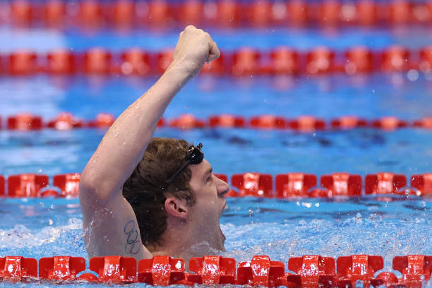 游泳安全警示:突发抽筋的危险与预防