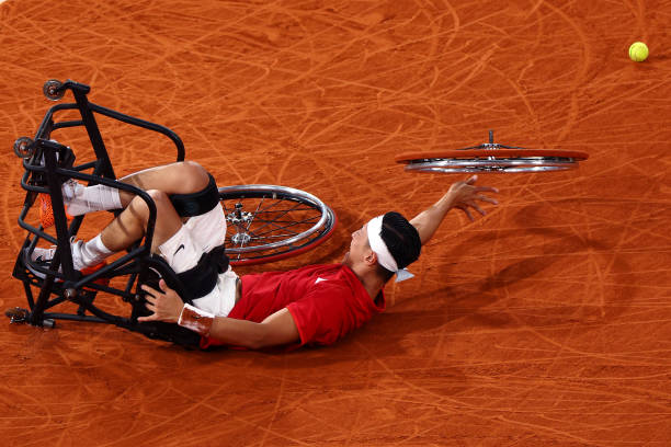 草地球场的挑战:球员如何适应温网场地?