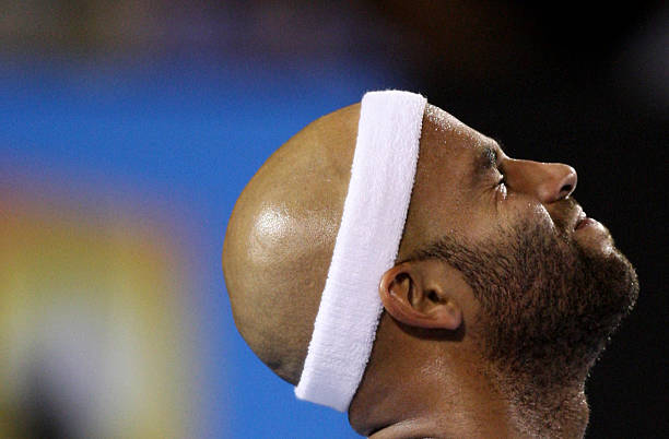 从尺寸角度评估网球场是否符合国际比赛标准