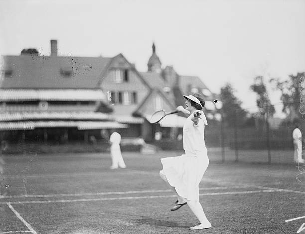 俄语体育词汇学习:网球术语及实用表达