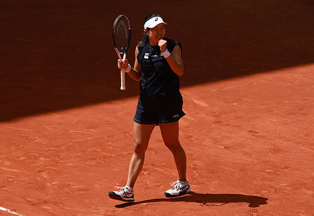 网球女双明星组合强强对话,直播全程高清放送,精彩即刻开始!