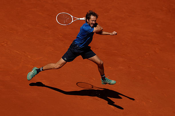 法网红土巅峰之战:德约科维奇vs阿尔卡拉斯半决赛完整录像