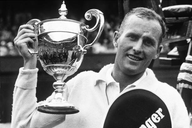 网球场地材料对比赛风格的影响