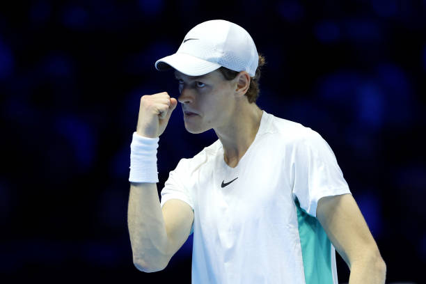 职业选手的网球特技击球秘诀:一步步教学解析