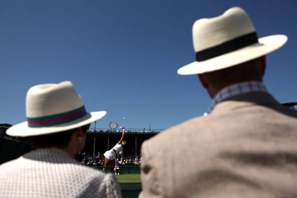 网球入门技巧:正手与反手击球基础教学