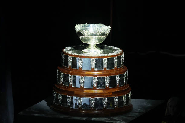 职业选手的正手击球技巧解析:慢动作分解教学