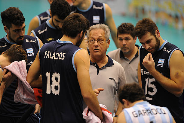 九人制排球场地与装备要求全知道