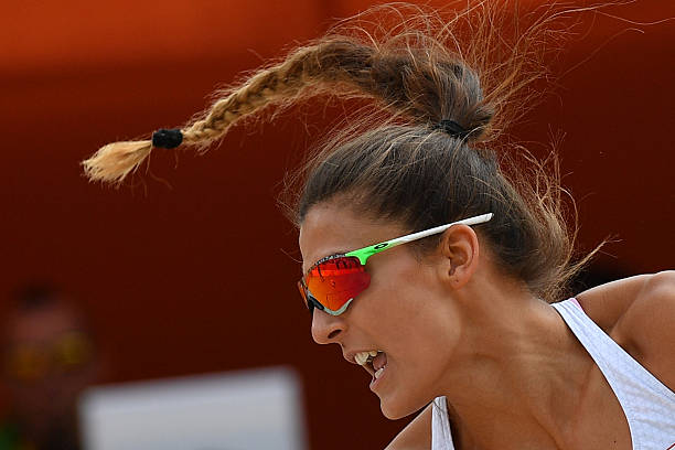 主攻手进攻规则解析:四号位强攻与调整攻