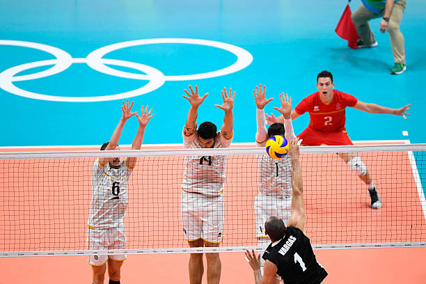 排球动作细节解析:适合初学者的垫球与发球训练方法