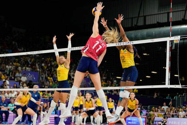 排球规则解析:过中线犯规的身体接触范围