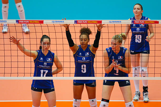 排球垫球基本功教学:从手型到发力