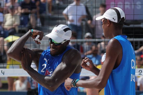 排球入门教学:学生如何快速提升技术水平