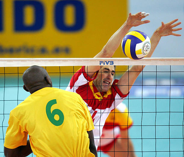 排球裁判未响哨,球员发球是否有效?