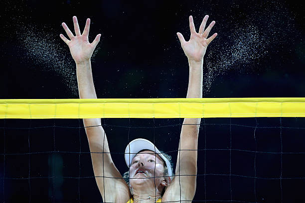 学生如何高效练习排球?教练亲自示范