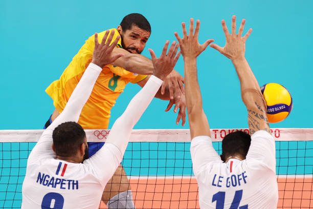 排球比赛中的暂停和换人如何影响比赛总时长?