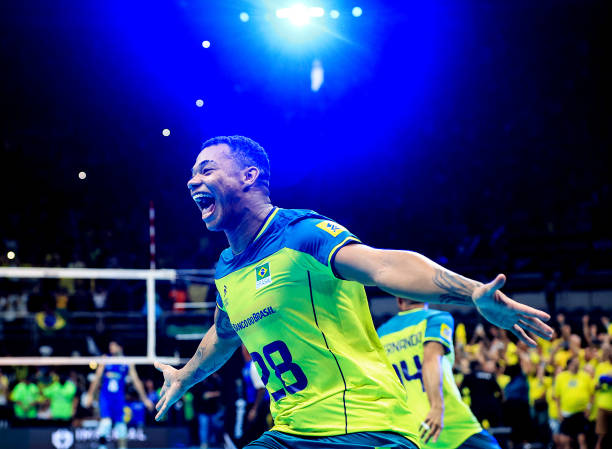 如何测量排球场的标准长宽?