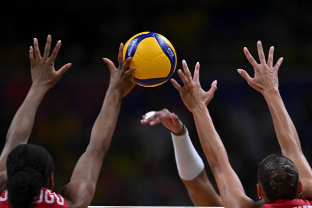 朱婷与俄罗斯女排对决,超强进攻火力全开!