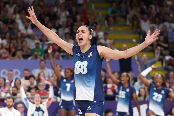 沙滩排球比赛慢动作回放:技术细节全解析