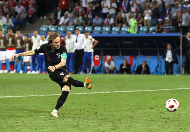 卡塔尔世界杯半决赛:法国2-0摩洛哥,卫冕冠军与阿根廷会师决赛